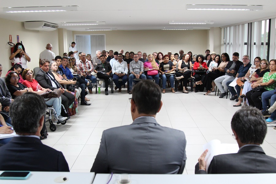 Reunião com servidores debateu o problema envolvendo a concessão de aposentadorias no RN. Foto: Dayse Bezerra/Sead 