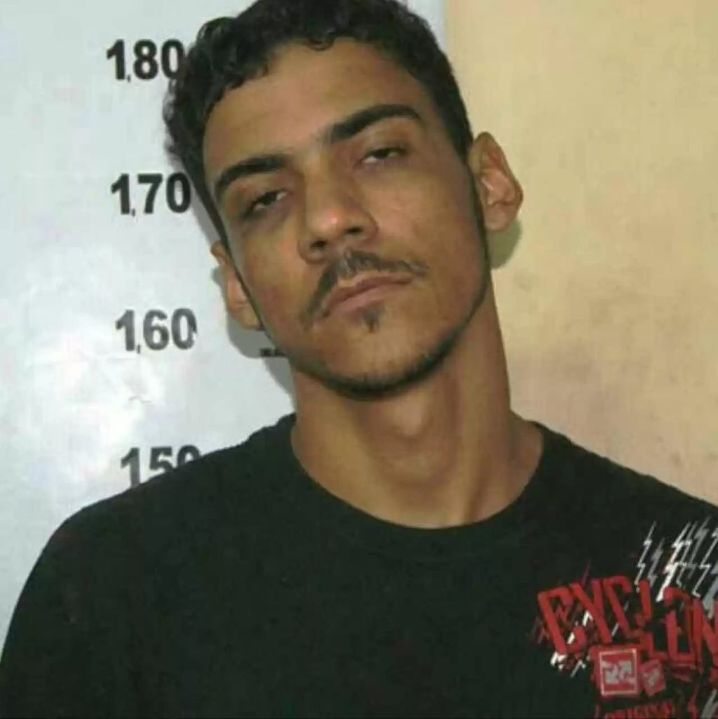 Heverson Almeida Torres, considerado o líder da facção "Comando Vermelho" em Feira de Santana, na Bahia, foi preso em Natal. Foto: Reprodução/Redes Sociais