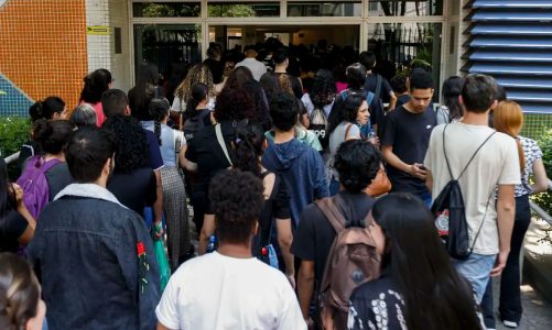 Pé-de-meia deverá atender cerca de 2,5 milhões de estudantes. Foto: Paulo Pinto/Agência Brasil