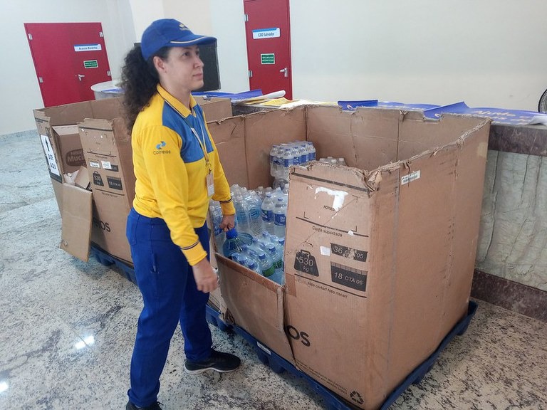 Os Correios também são responsáveis pelo transporte desses donativos ao RS. Foto: Correios