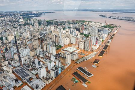 As chuvas que atingem o RS desde a semana passada afetaram mais de 780,7 mil pessoas e deixaram 75 mortos. Foto: Ricardo Stuckert/PR