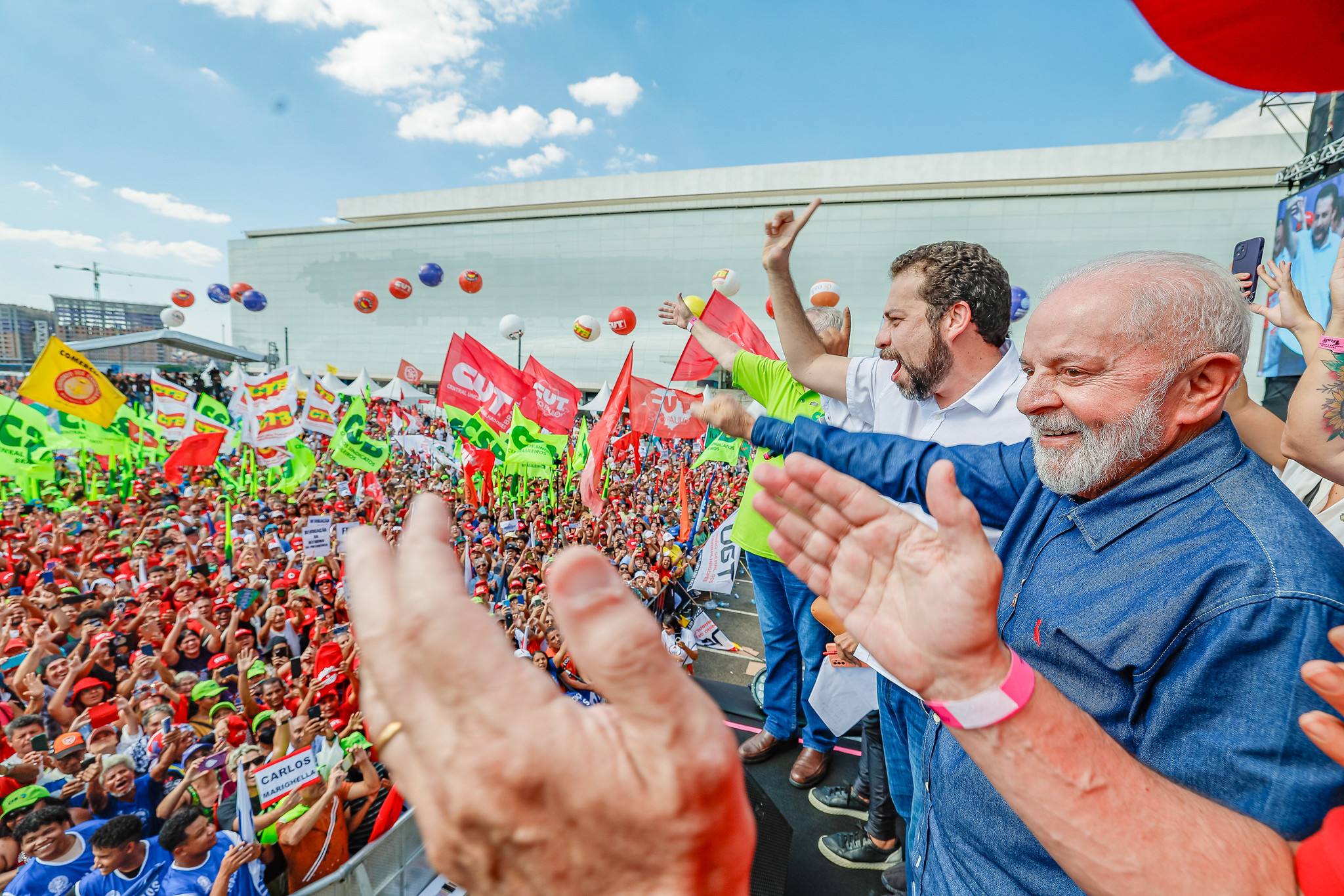 Em ato do 1º de maio, Lula pediu votos para Boulos em SP. Foto: Ricardo Stuckert/PR