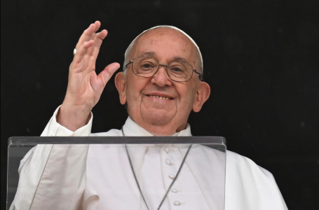 Em reunião com bispos, Papa Francisco disse que "já há um ar de viadagem" nos seminários. Foto: Vaticano