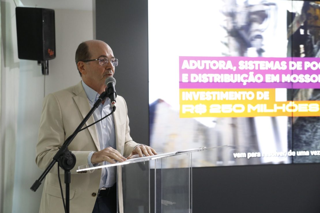 Secretário Gustavo Coelho (Infraestrutura) lembrou que foi necessário refazer projetos da restauração da Estrada da Produção. Foto: Assecom RN