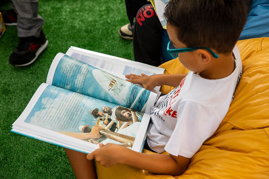 Carreta Literária percorrerá 42 escolas, oferecendo um acervo de 600 livros. Foto: Divulgação