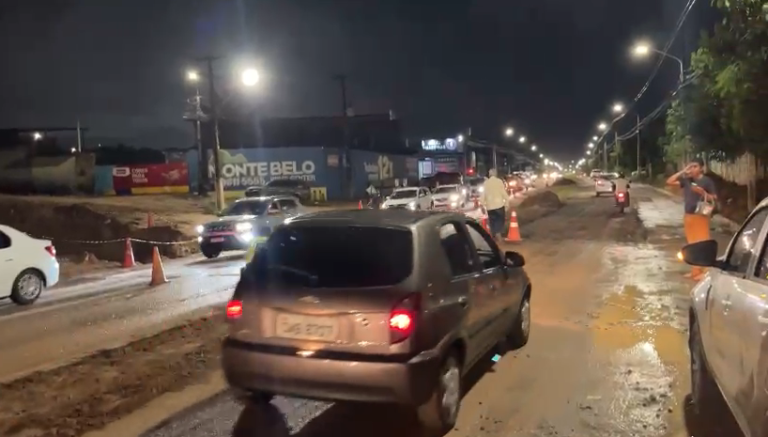 Tráfego na Avenida Olavo Montenegro foi liberado por volta das 20h desta segunda-feira (17). Foto: Reprodução