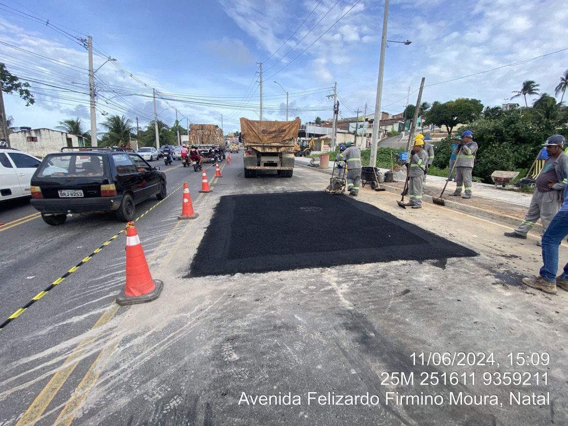 Reparo feito na Avenida Felizardo Moura foi concluído na tarde desta terça-feira (11). Foto: STTU