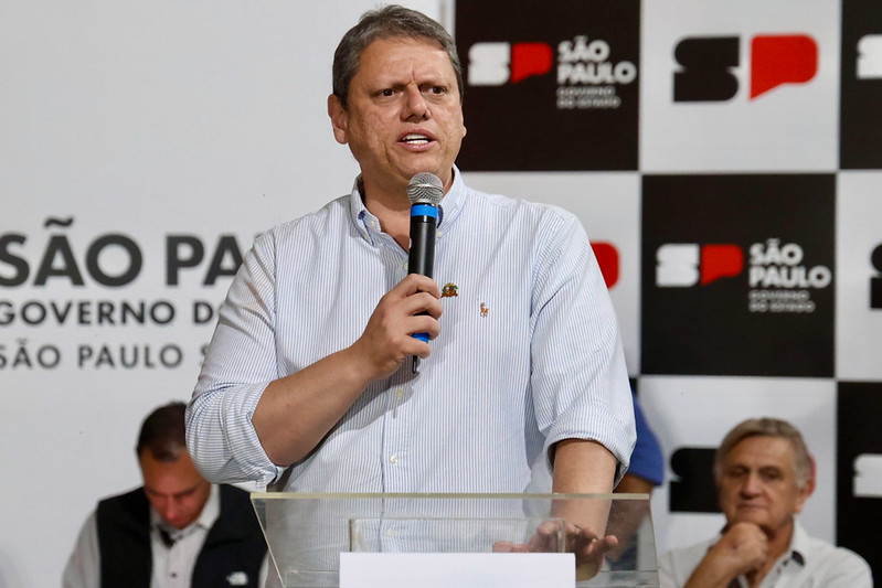 São Paulo, governado por Tarcísio Freitas, será um dos estados que o PL apoiará candidato do MDB. Foto: Celio Messias / Governo do Estado de SP