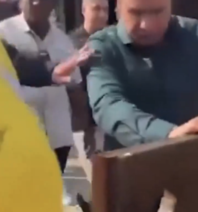 Em caminhada com Bolsonaro, prefeito disse que homenagem a Alexandre de Moraes seria colocá-lo na guilhotina. Foto Reprodução