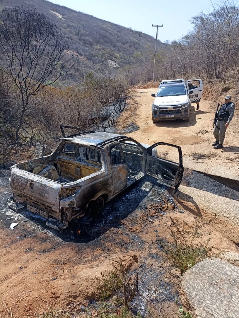 Carro carbonizado João Dias