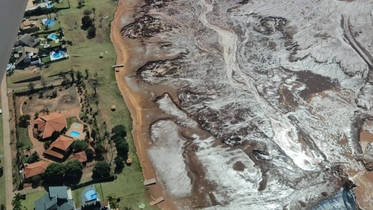 Barragem em condomínio de luxo se rompeu nesta terça-feira em MS. Foto: Redes Sociais