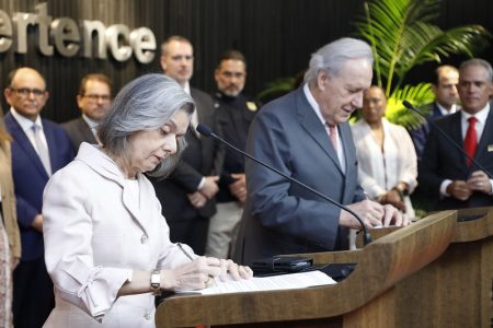 Portaria assinada por Carmem Lúcia e Ricardo Lewandowski diz que o patrulhamento da PRF nas eleições não pode impedir a livre circulação de eleitores. Foto: Alejandro Zambrana/Secom/TSE