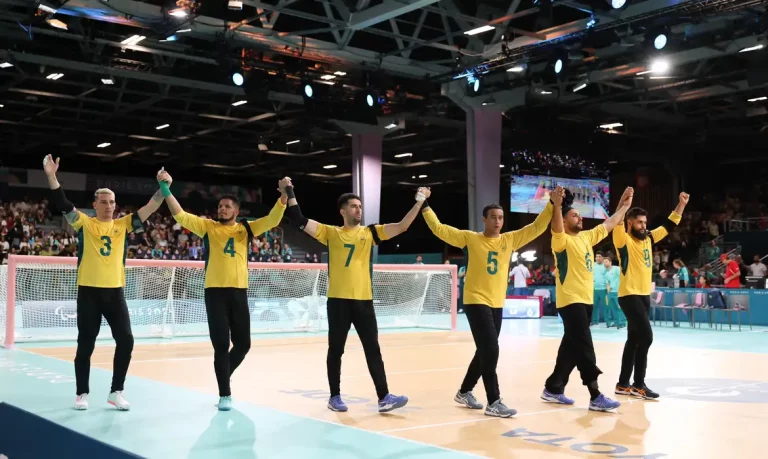 Seleção masculina de goalball garante medalha de bronze em Paris. Foto: Alexandre Schneider/CPB.