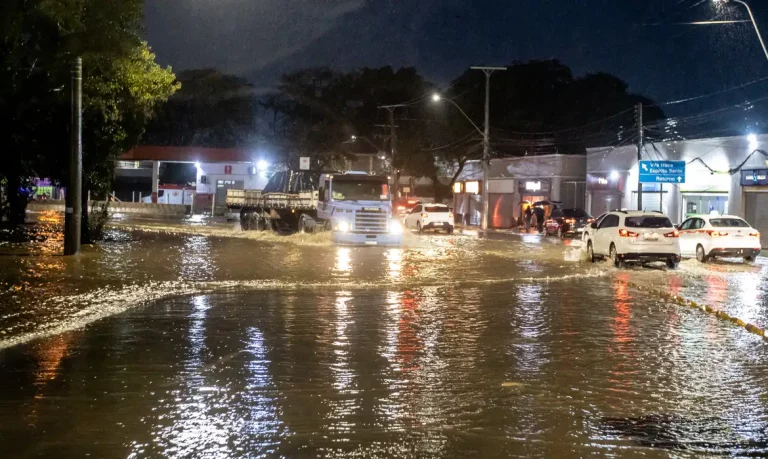 Chuvas voltaram a causar transtornos no Rio Grande do Sul após os temporais do fim de abril e maio. Foto: Rafa Neddermeyer/Agência Brasil