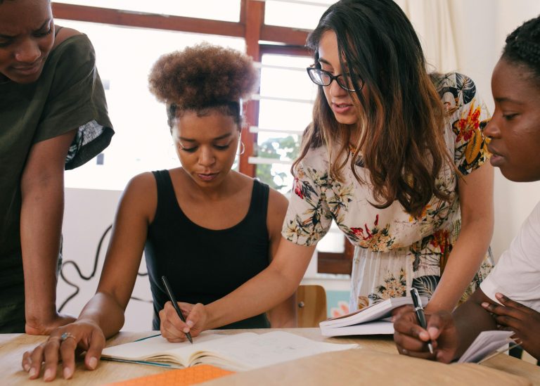 Em pelo menos dez Estados, o porcentual de mulheres responsáveis pela unidade doméstica já é maior que o de homens. Foto: Retha Ferguson/Pexels