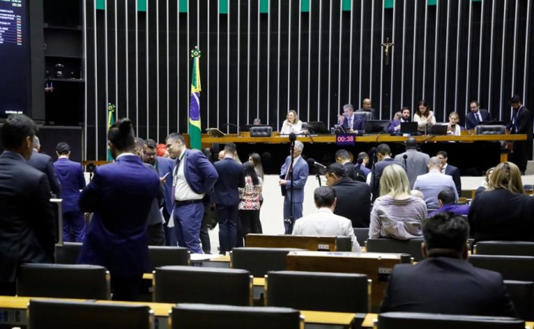 "Jornada de trabalho" dos deputados está prevista no Regimento Interno da Câmara. Foto: Mário Agra/Câmara dos Deputados