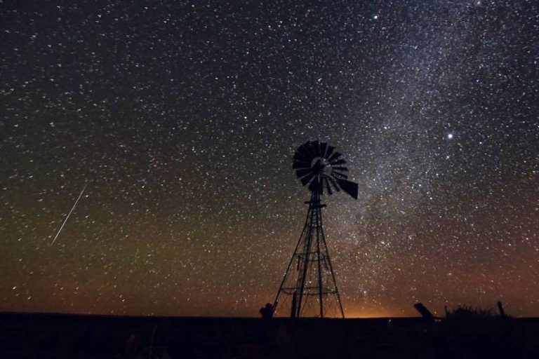 Chuva de meteoros Geminídeas poderá ser vista até o sábado (14). Foto: barryglazier1/Instagram