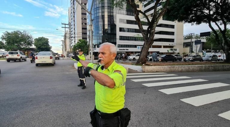 Interdiçào de trecho da Avenida Prudente de Morais ocorre por conta do Natal em Natal. Foto: STTU