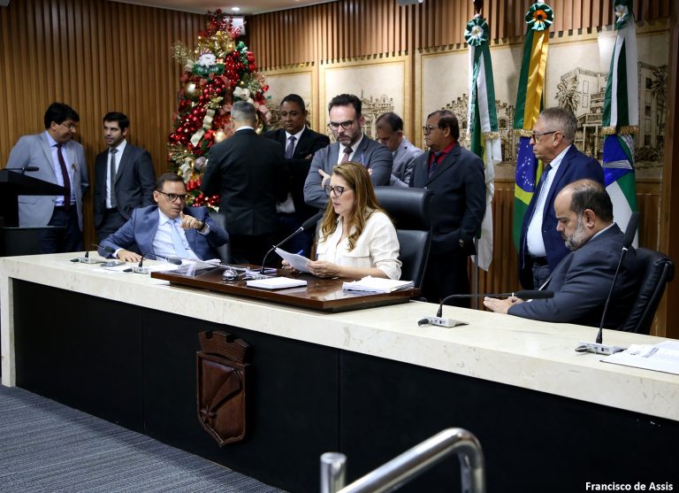 Com a aprovação, novo Código de Obras segue para sanção do prefeito Álvaro Dias. Foto: Francisco de Assis/CMNat