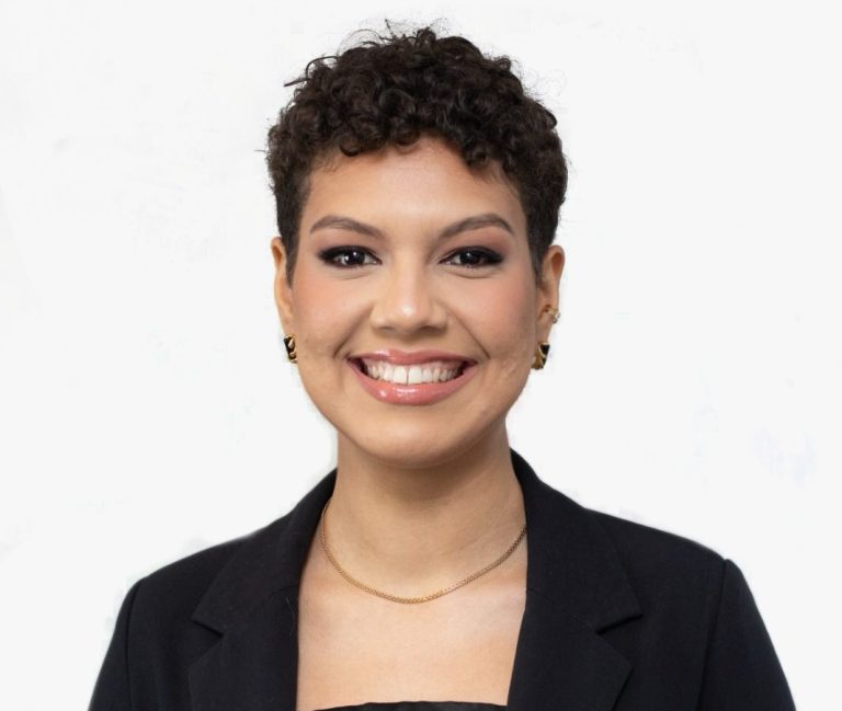 Ariane Coutinho, assistente jurídica