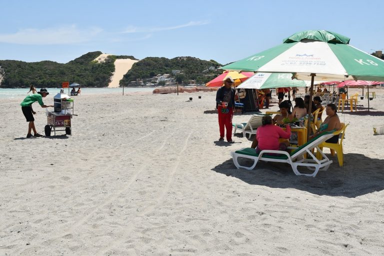 Só após acomodação da areia usada na engorda de Ponta negra é que a urbanização do calçadão deve começar. Foto: Emanuel Amaral/Secom Natal