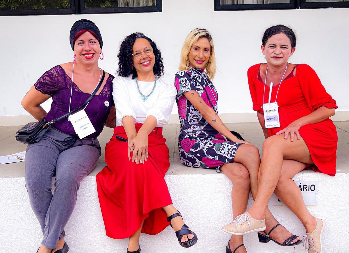 Divaneide destina R$ 50 mil para programa de retificação de nome para trans e travestis